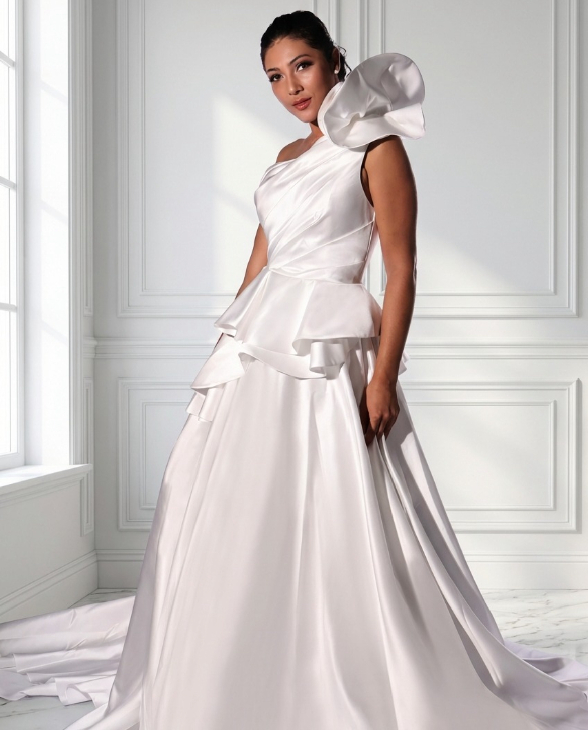 Modelo com vestido de noiva da Viva Noiva confecção própria
